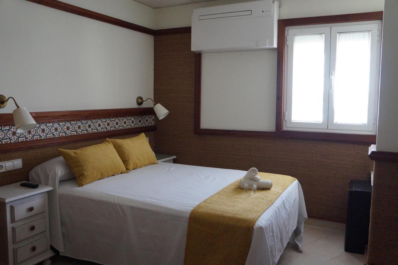 Hostal La Conilena Conil De La Frontera Zewnętrze zdjęcie