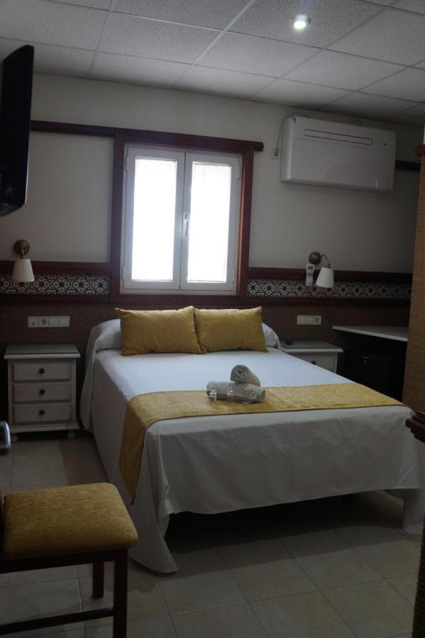 Hostal La Conilena Conil De La Frontera Zewnętrze zdjęcie
